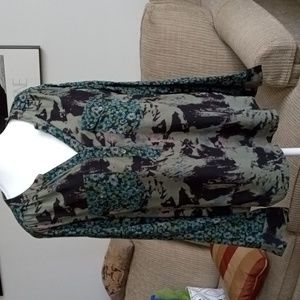 Intro PXL V neck, interesting print, asymmetrical pattern, high/low tunic.  NWOT